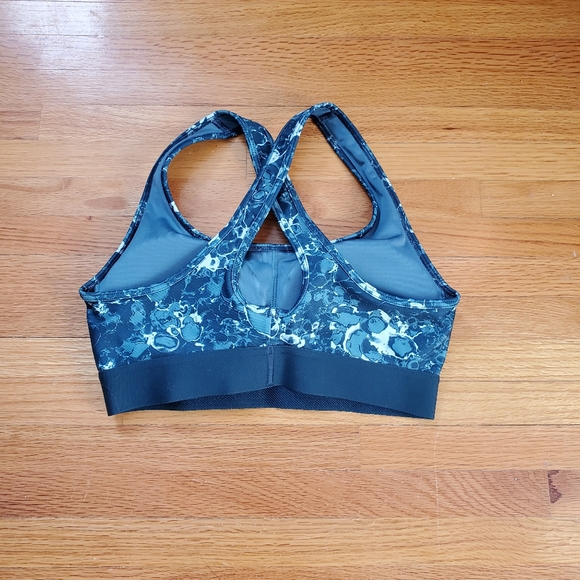 Under Armor Sports Bra - Picture 2 of 3